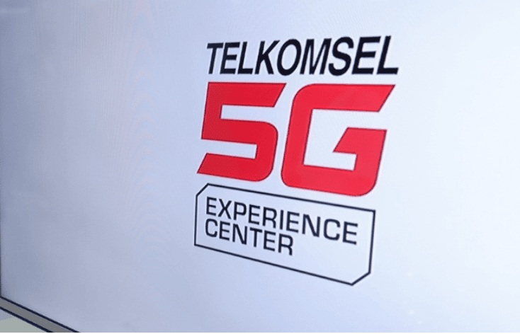 5G tsel and smartphone