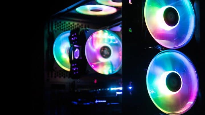 Want Your PC to Stay Cool? Try This PC Fan!